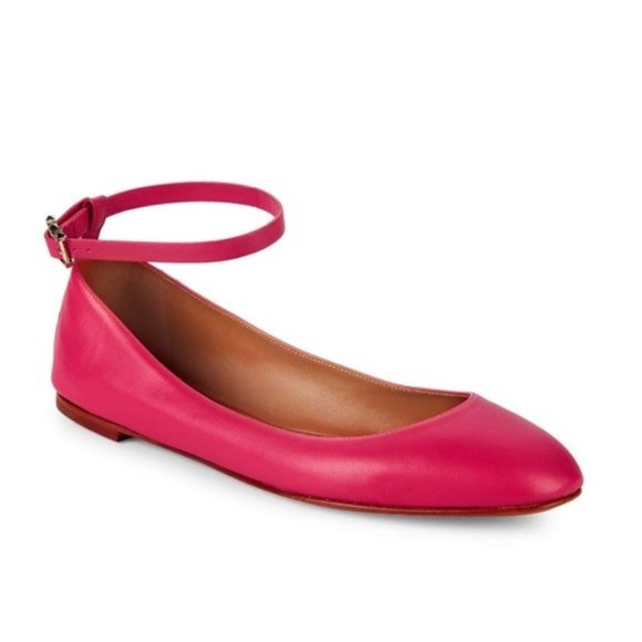 Valentino Shoes - NWT VALENTINO GARAVANI Classic Leather Flats